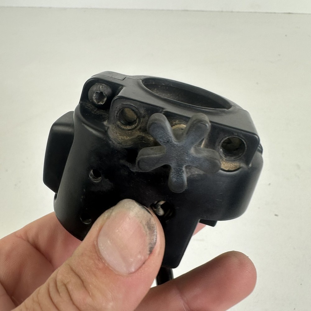 Harley Davidson DYNA Super Glide Custom 2012 Right hand switch block controls