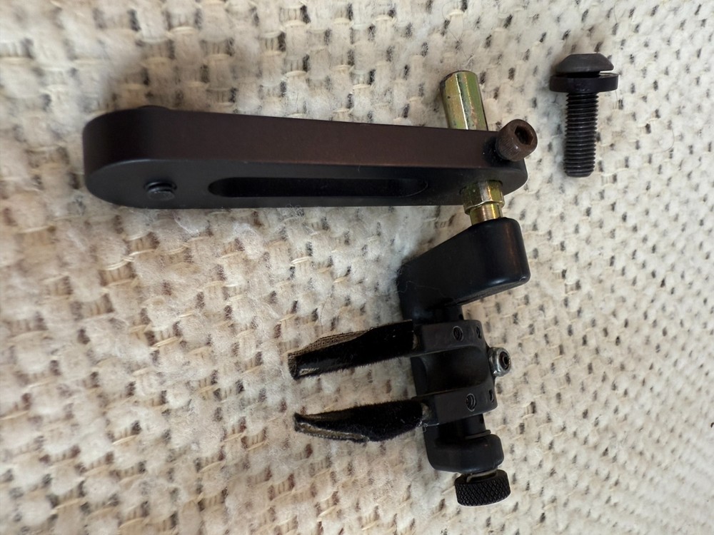 Cobra Archery Dual Prong Flipper Rest