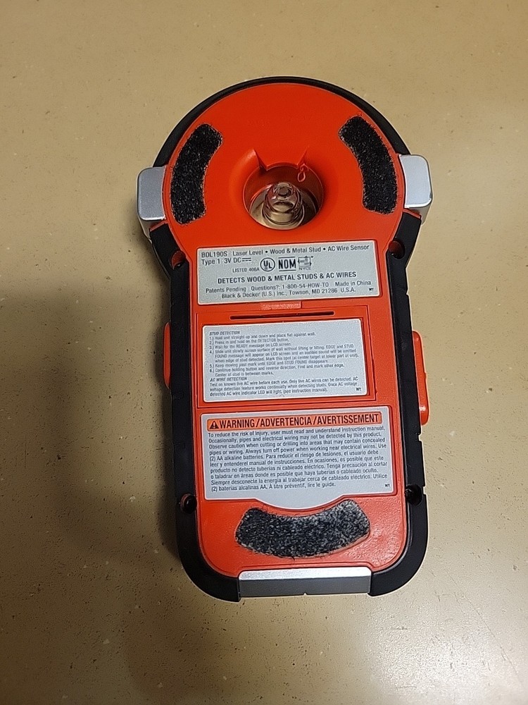 Black & Decker BDL190S Bullseye Auto Leveling Laser w/Stud Sensor + Storage Case