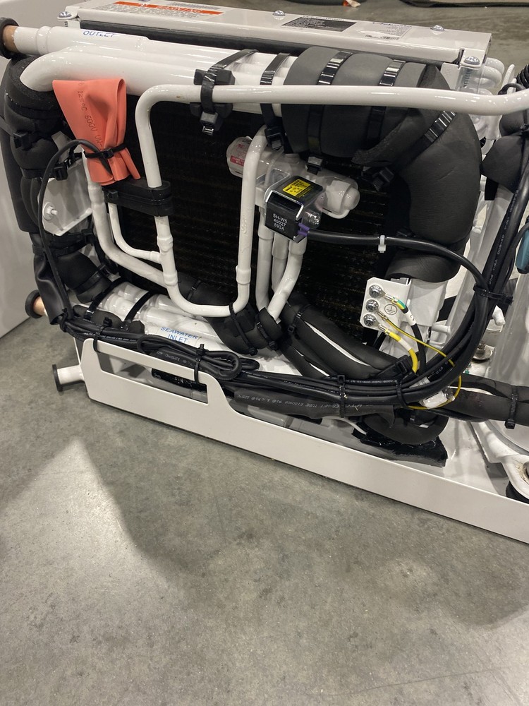 Webasto FCF Platinum Self-Contained Air Conditioner Unit 5011400A