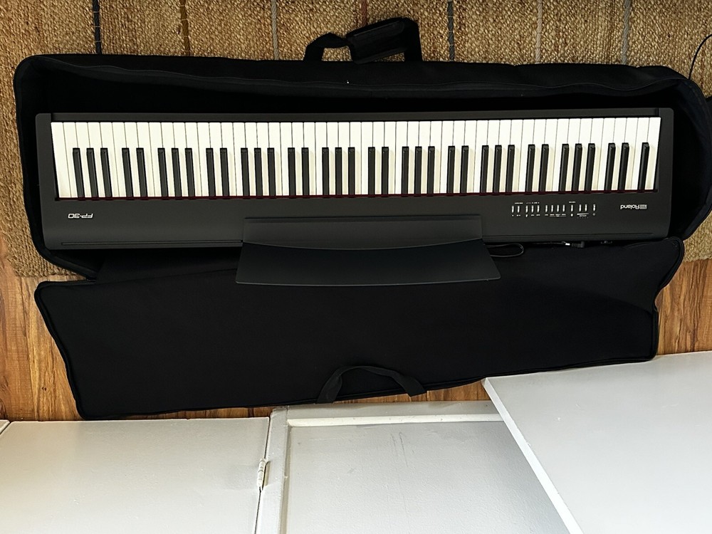 Roland FP-30 Digital Piano