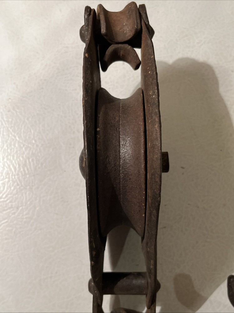 Small Vintage Cast Iron Pully Hoist With Hook