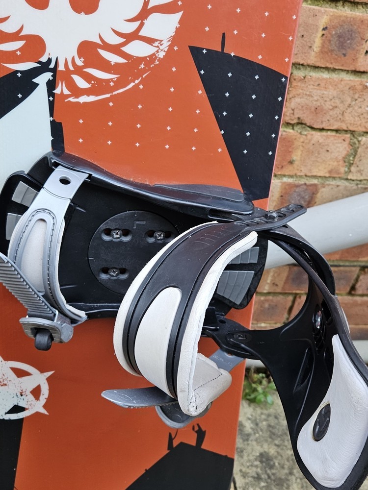 FORWARD 152 Snowboard With Snowpro Bindings (Large)