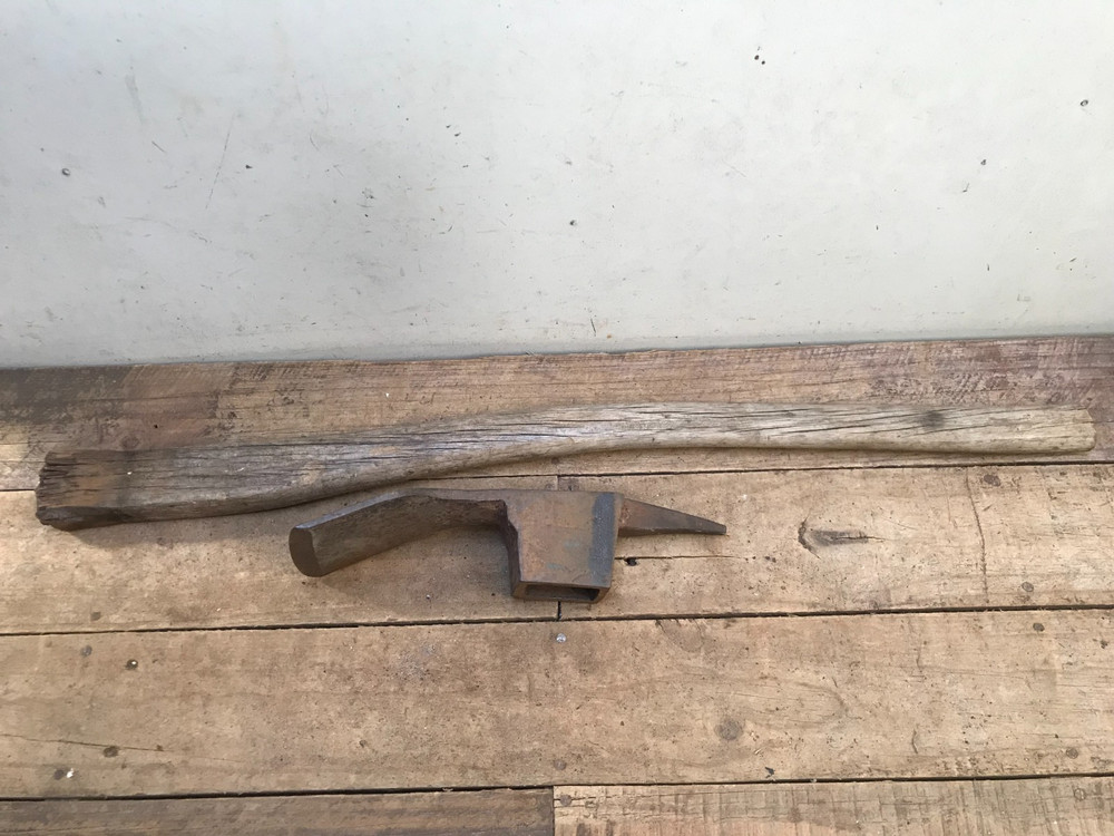 Old Kelly Axe & Tool Co. True Temper Digging Mining Pick w/ handle