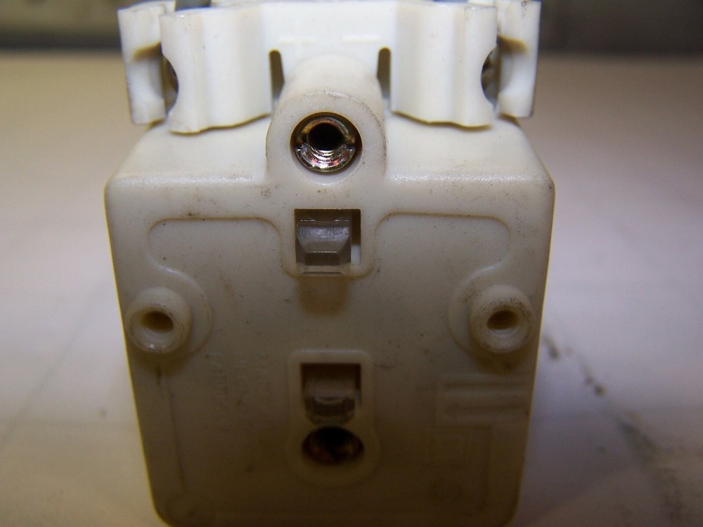 SQUARE D GREEN PILOT LIGHT 120 VOLT AC/DC 9001KM38