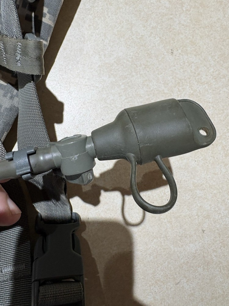 MOLLE II Hydration System Carrier Army Digital Camo