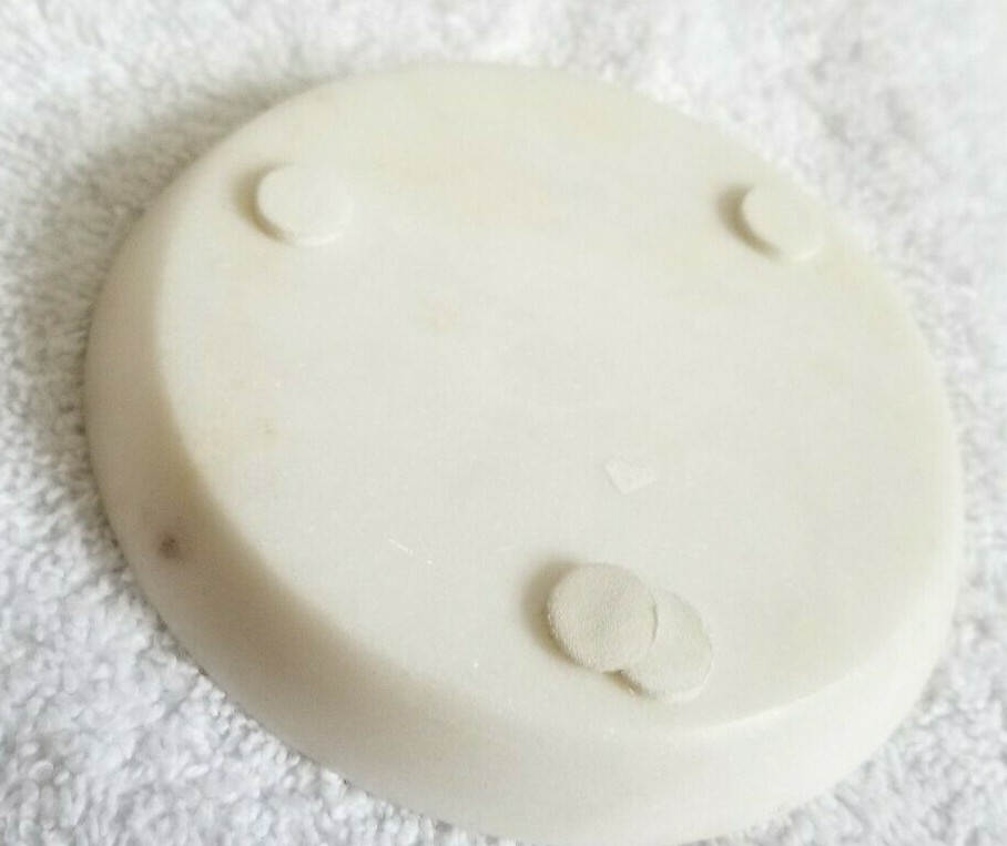 ADORABLE Round BUNNY RABBIT BUTTER DISH White