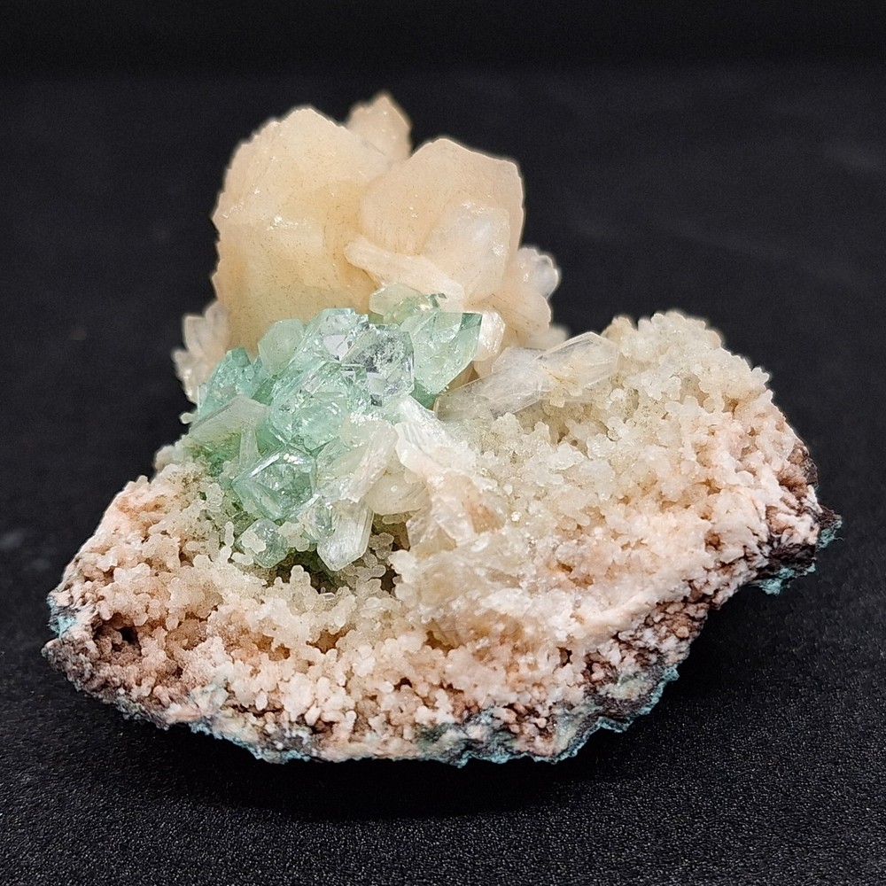 Apophyllite-(KF) with Stilbite and Quartz