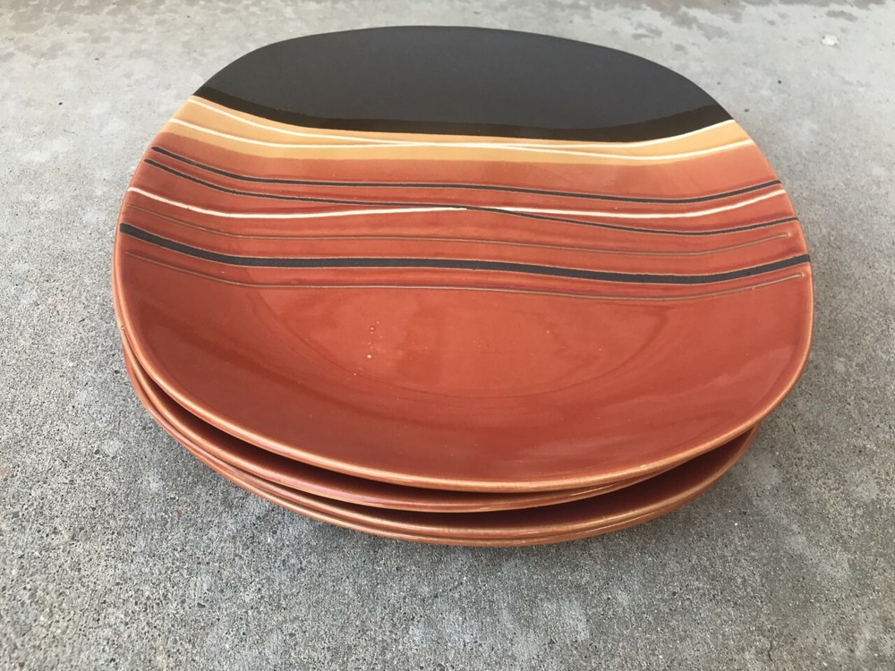 Better Homes & Gardens Large Dinnerware Plate, one set 4 pieces, Red Strip