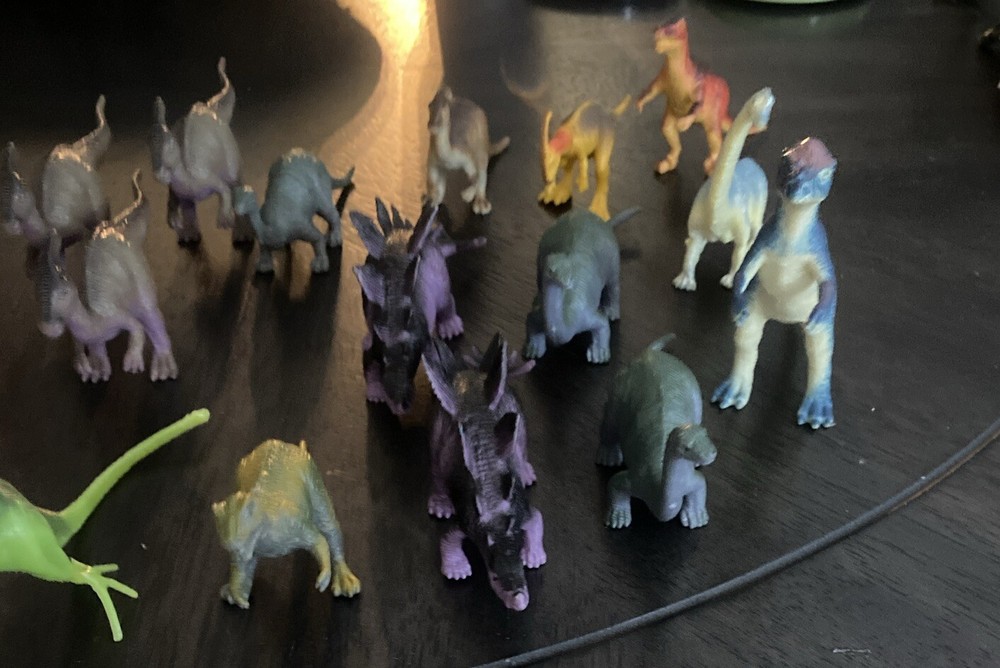 Lot Of 24 Plastic Dinosaurs