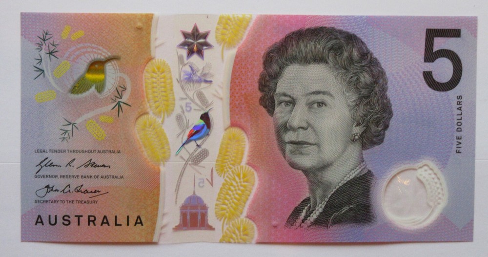 WORLD BANKNOTES(item2785)  AUSTRALIA 5 DOLLARS 2016 P62 UNCIRCULATED.
