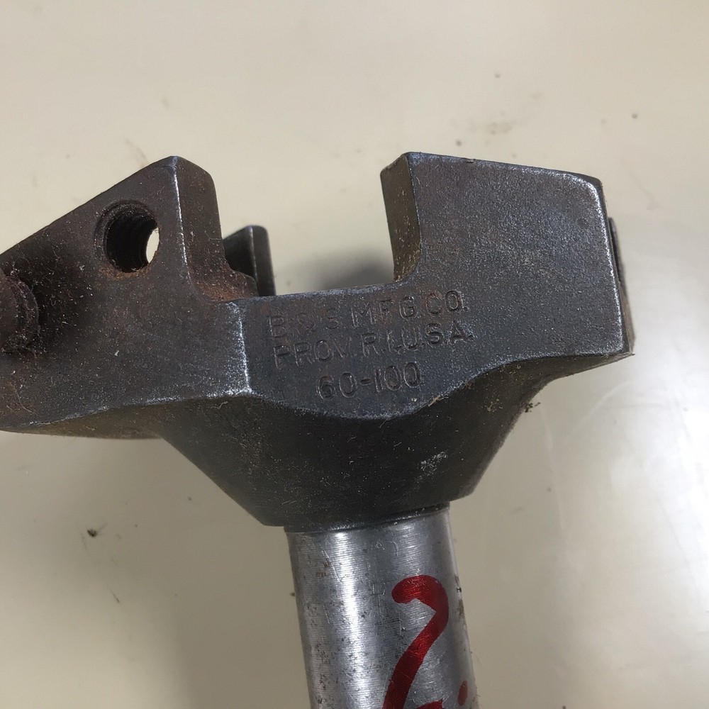 One BROWN & SHARPE TOOL HOLDERS 5/8" SHAANKS #60-100, cracked