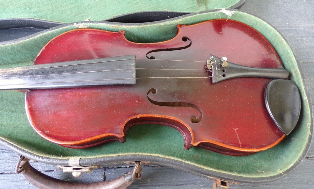 OLD VINTAGE VIOLIN W CASE SAXONY