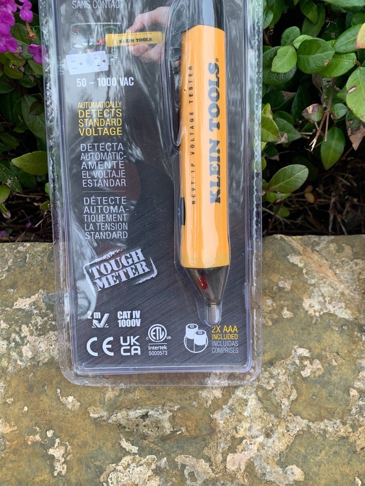 Klein Tools Non-Contact Voltage and GFCI Receptacle Test Kit/ NEW