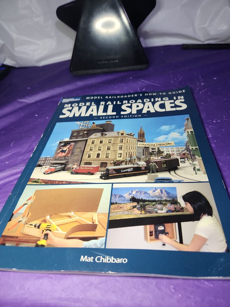 Model Railroading Small Spaces Mat Chibbaro 2nd Ed Paperback