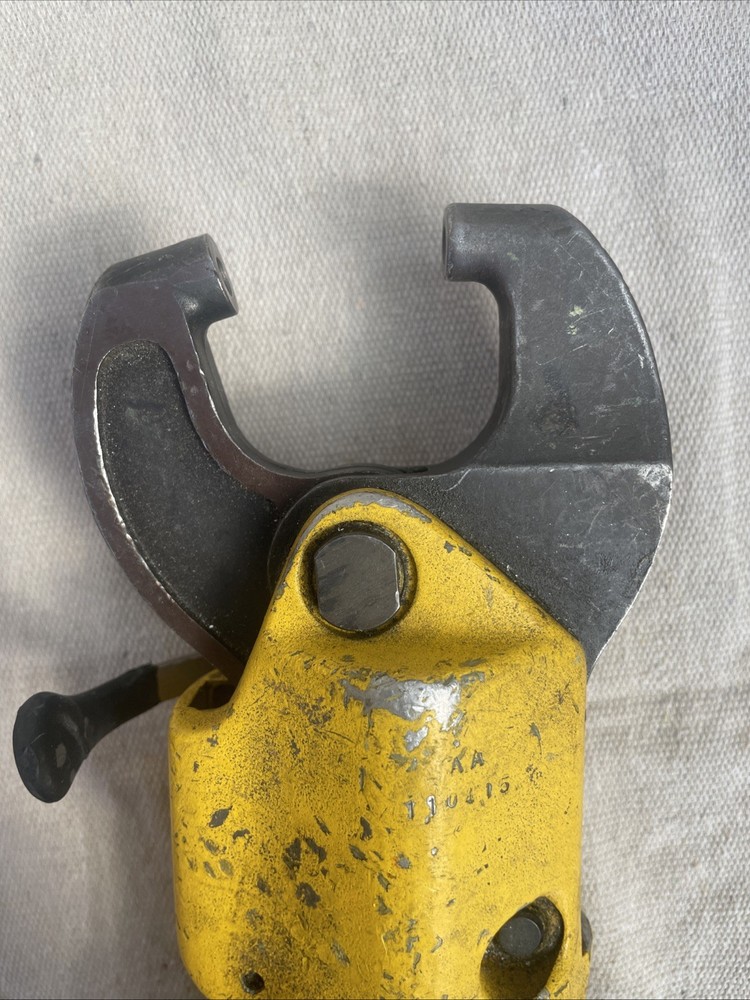 U.S Industrial Pneumatic Tandem Rivet squeezer