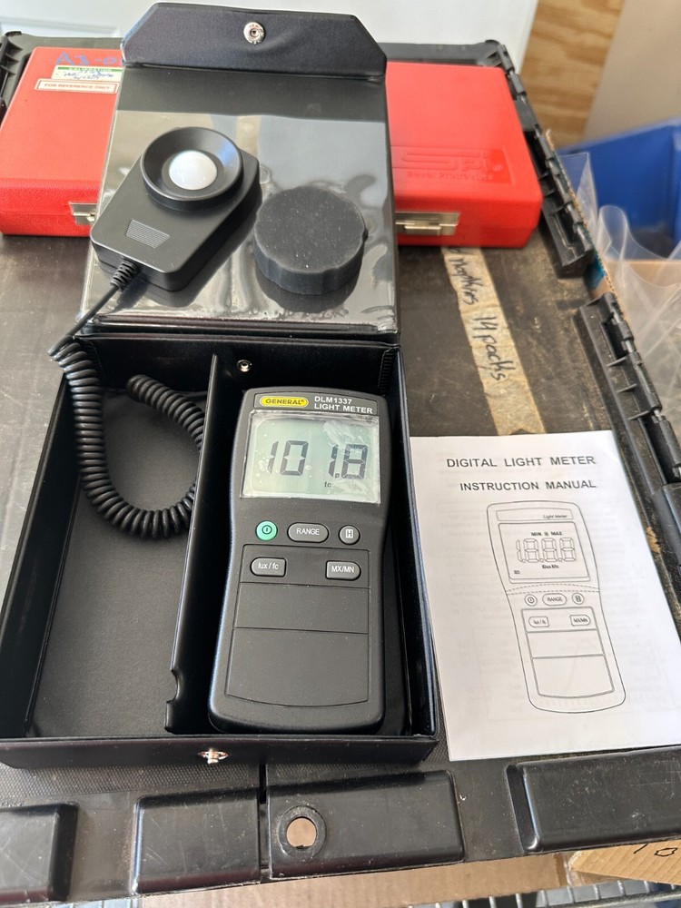 General DLM1337 Light Meter w/Sensor, Case