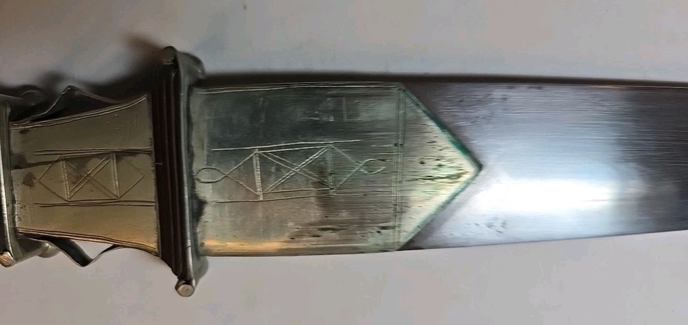 Antique Tuareg Dagger