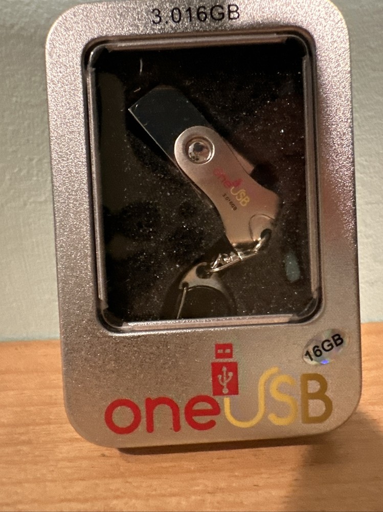 16 GB USB drive - With Micro USB and USB C