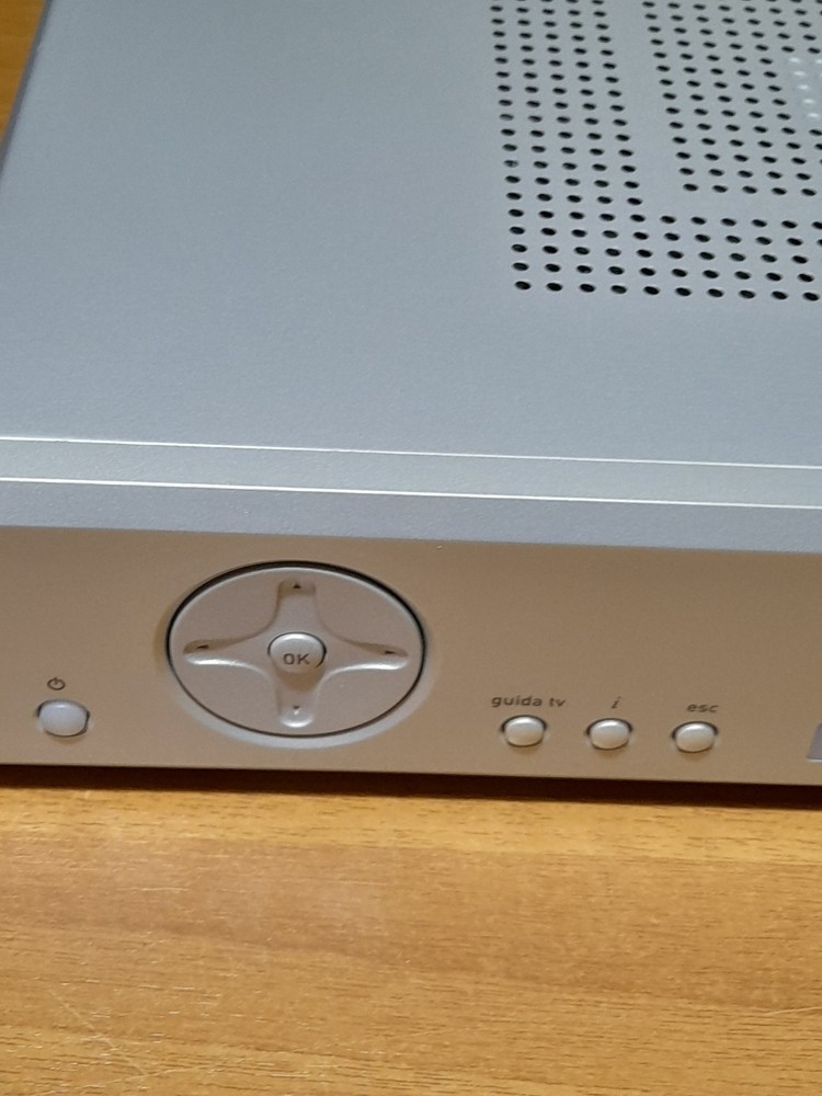 SKY DIGITAL DECODER MODEL DS432NS