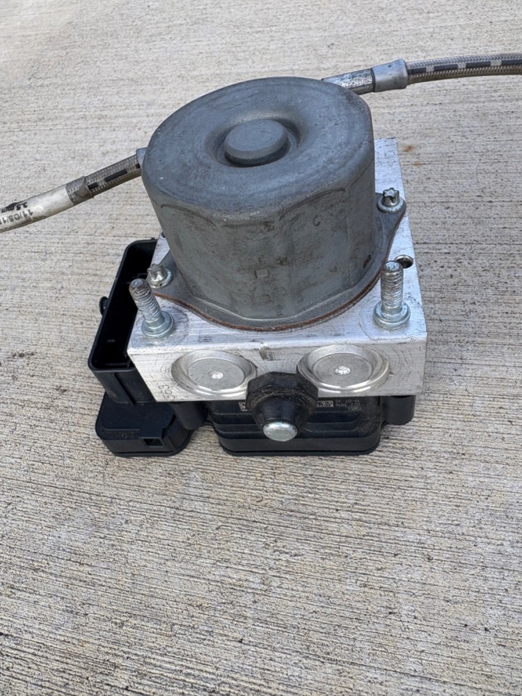 ** Indian Motorcycle ABS control module / pump ** 1911761 **