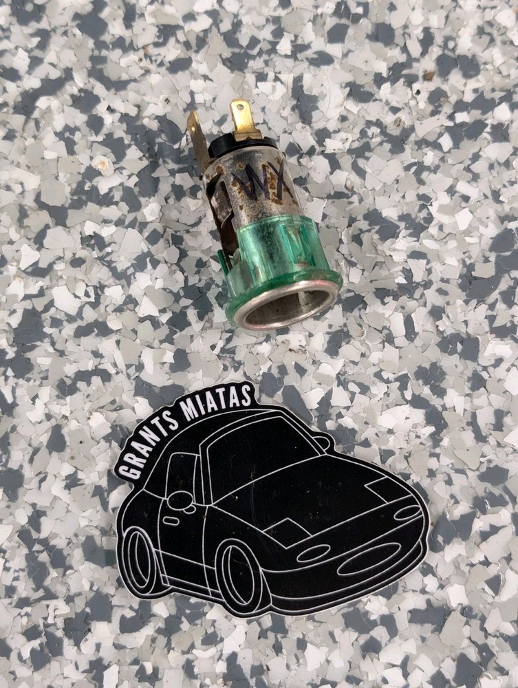 94-05 MAZDA MIATA MX5 CIGARETTE LIGHTER SOCKET ELEMENT 1994-2005