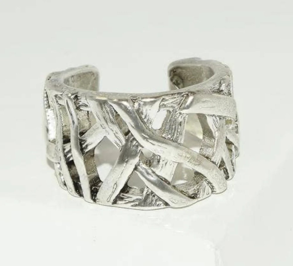 Crisscross Ring
