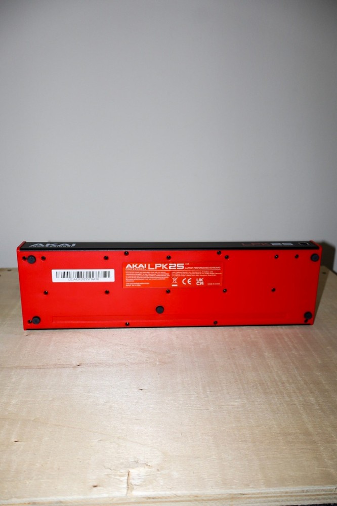 AKAI Professional LPK25 - USB MIDI Keyboard Controller with 25 Responsive Synth