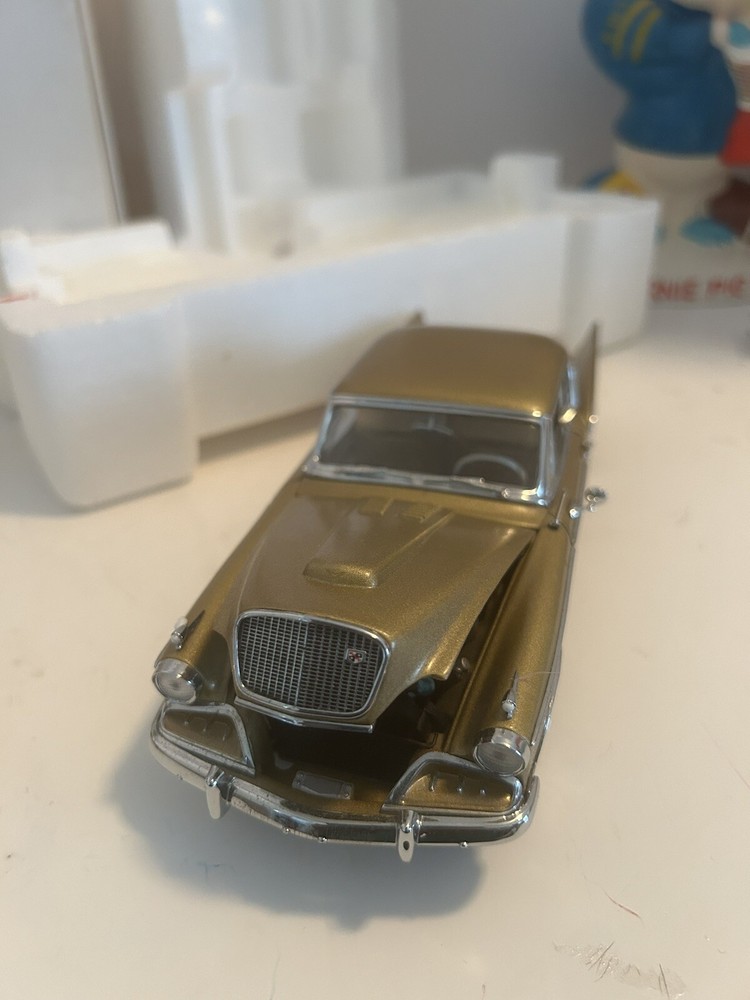 Danbury/Franklin mint 1:24 1957 Studebaker Golden Hawk