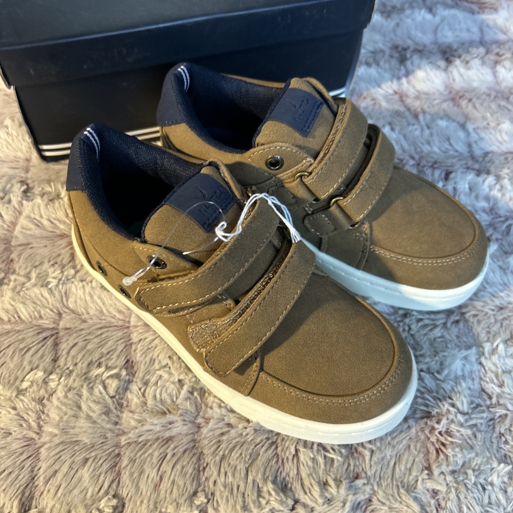 Nautica Boy Sneaker Size 12