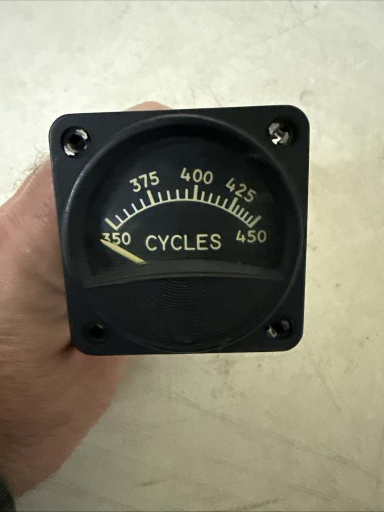 General Electric 8AW59FAA1  AC Frequency Meter