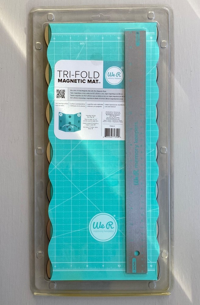 We R Memory Keepers TRI-FOLD MAGNETIC MAT 3-section folding cutting board & rule