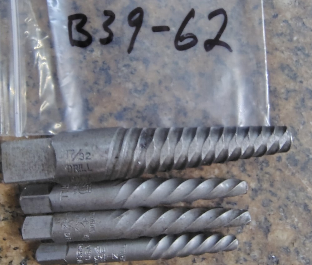 🗽EASY OUT SET OF FOUR PCS