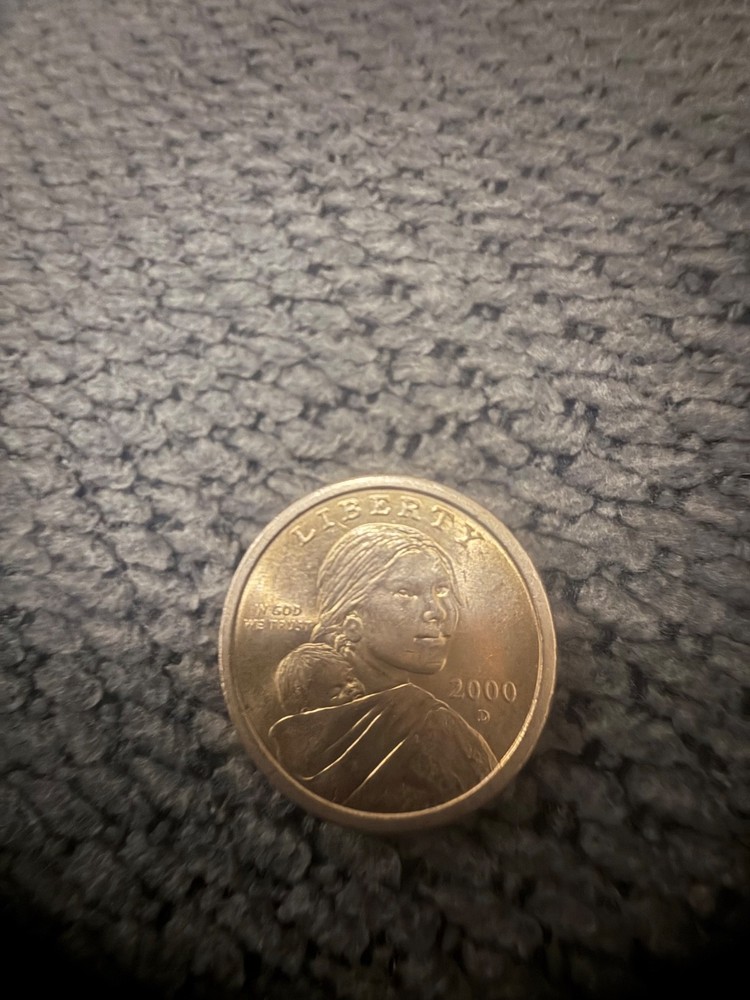 Usada moneda de un dolar 2000 d
