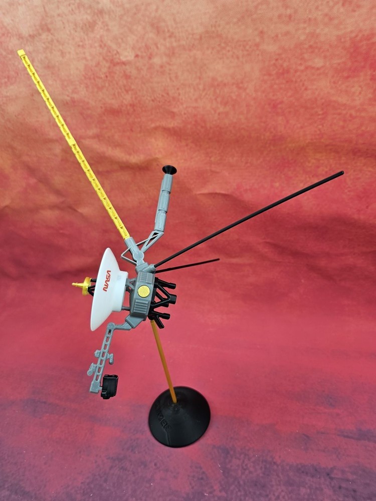 NASA Voyager 1 Model Finished Painted
