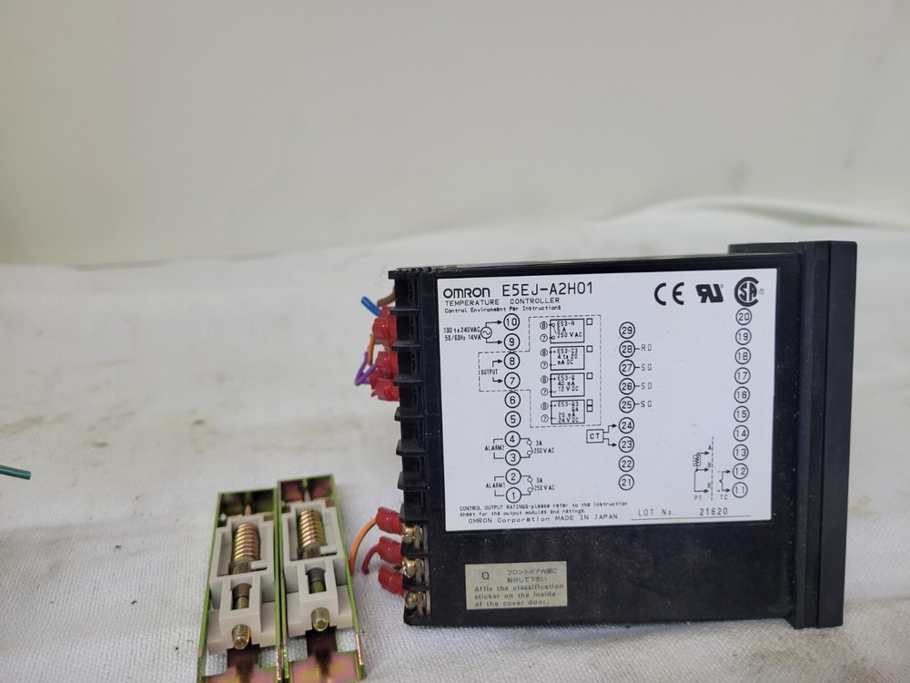 OMRON E5EJ-A2H01 TEMPERATURE CONTROLLER