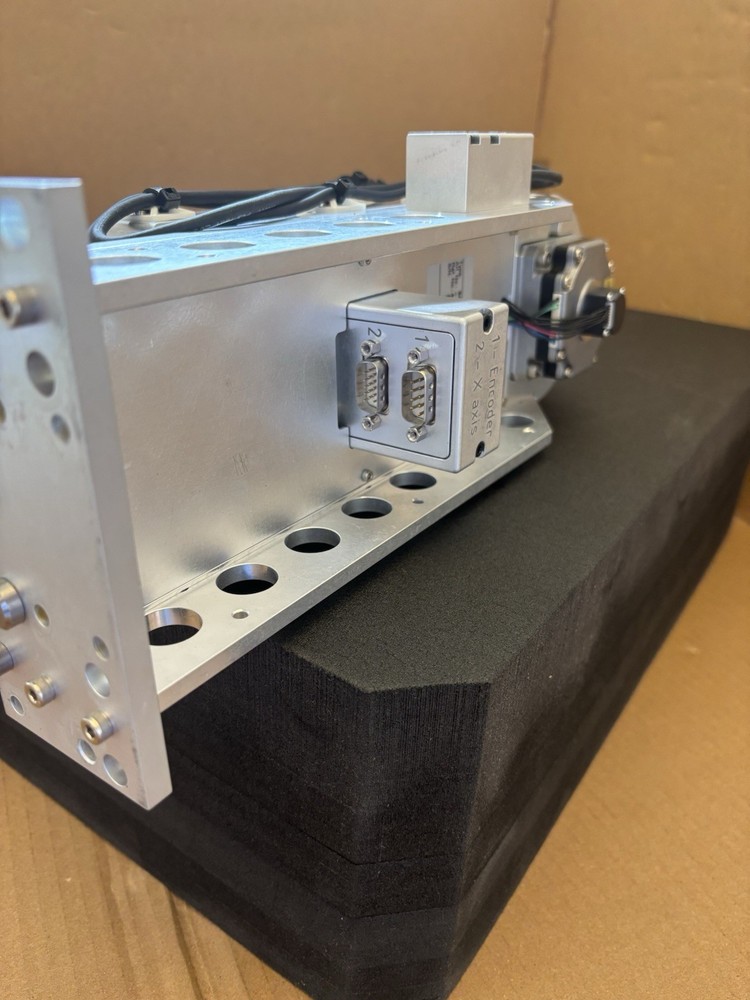 Evident SCARA robotic arm with Keyence Laser Sensor LR-Z