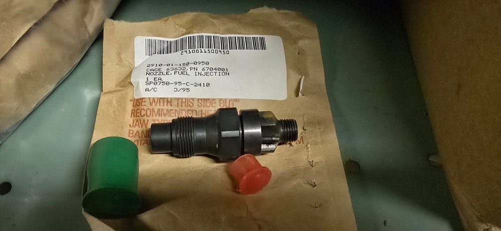 (2) DELPHI POWERTRAIN SYSTEMS FUEL NOZZLE 6704001 2910-01-150-0950