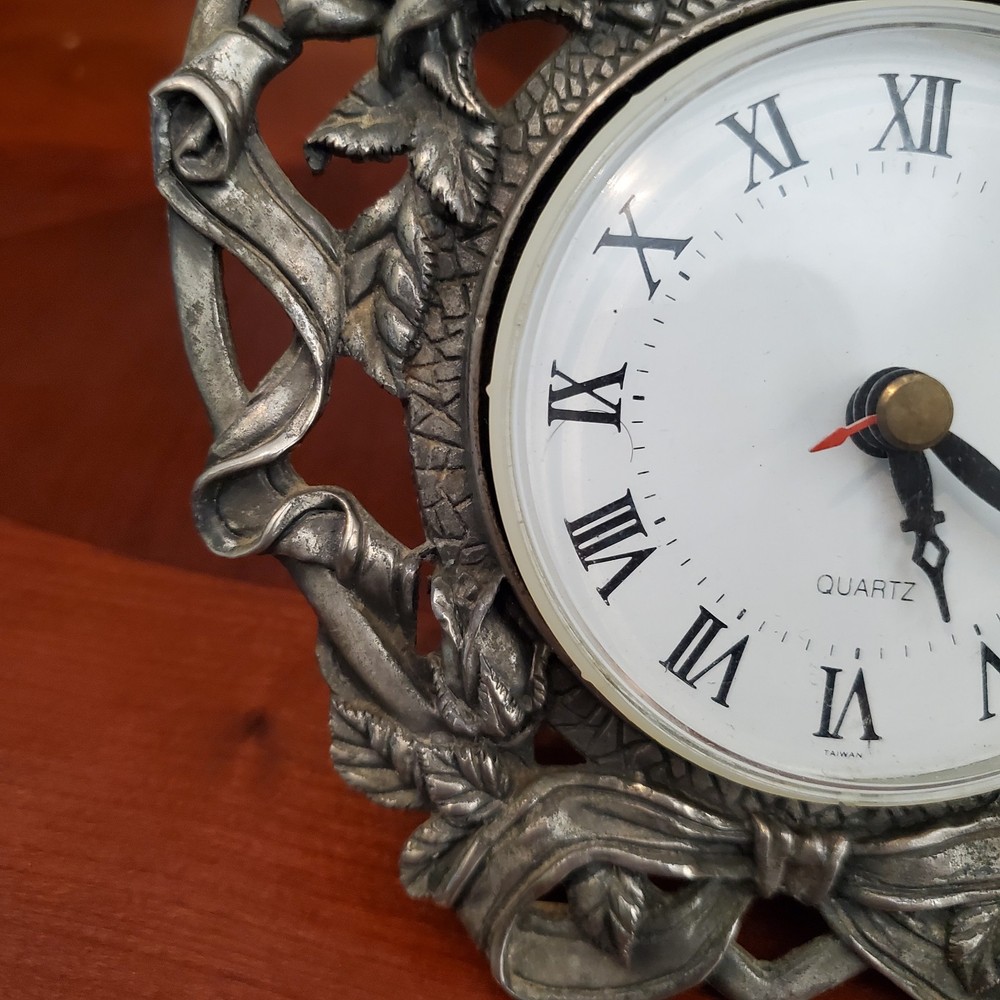 Glory Land Desk Clock