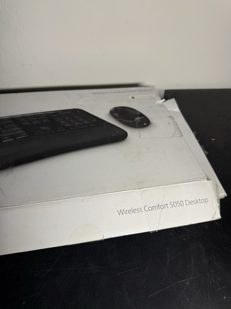 Microsoft Windows Wireless Comfort 5050 Desktop Keyboard with Mouse NO DONGLE