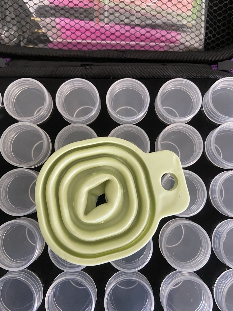 DIAMOND ART ORGANIZER WITH 30 CONTAINERS & LABLES