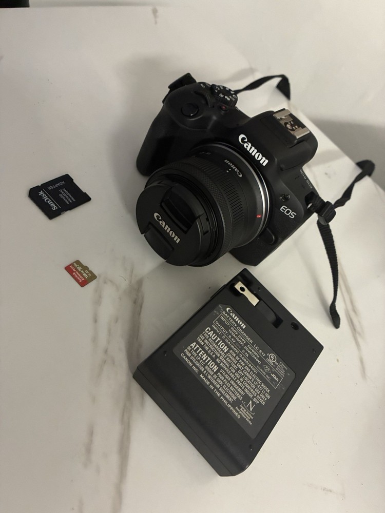Canon EOS100 plus 128 GB SD Card