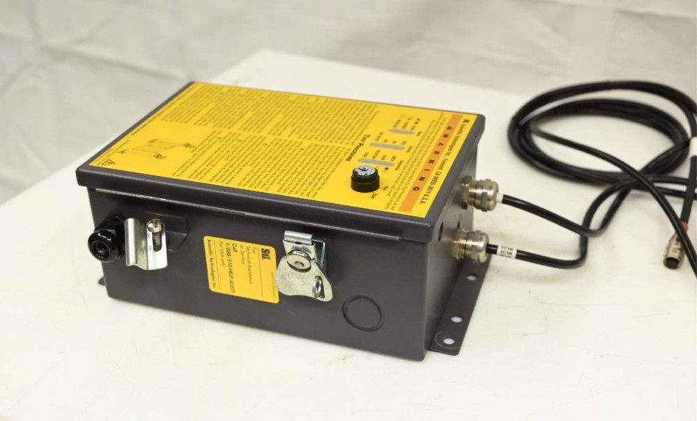 Omron MC42D-1-AC Safety Mat Controller