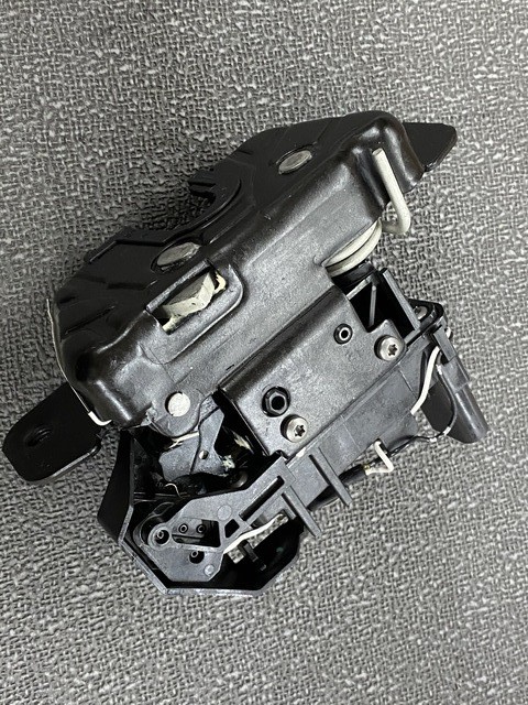 Genuine Mopar Tailgate Latch Right 68312079AM