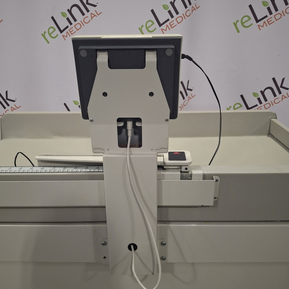 Midmark 640 Pediatric Exam Table