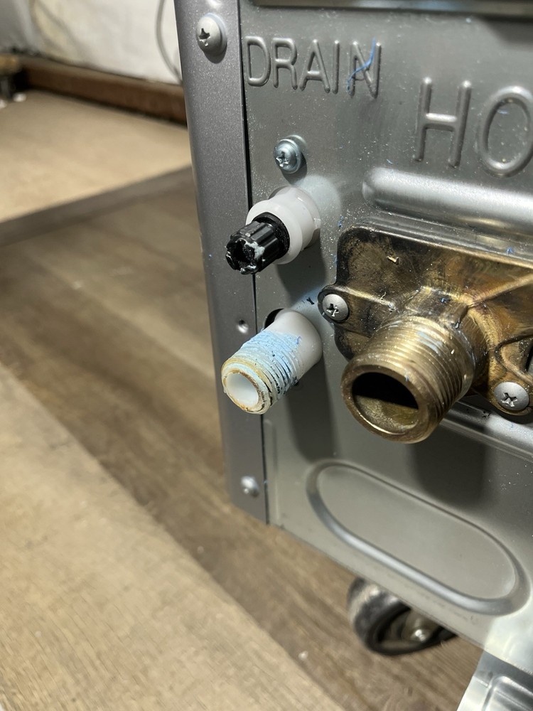 Rinnai RXP199iN Tankless Water Heater 199k BTU Natural/Propane Gas (B-26 #1674)