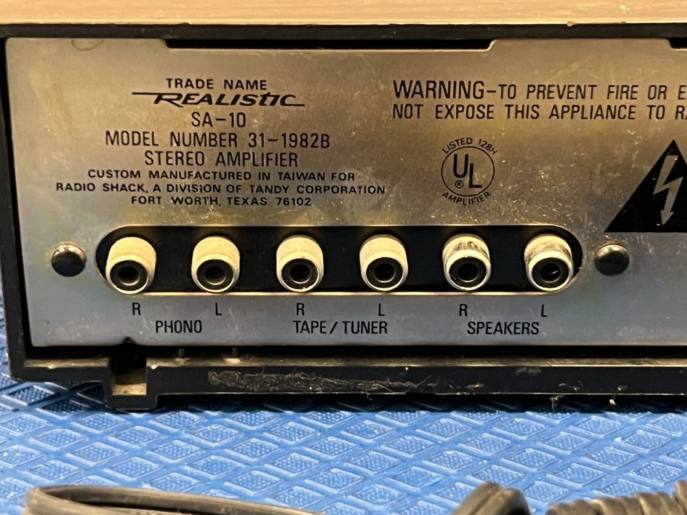 Realistic SA-10 Solid State Stereo Amplifier. Model # 31-1982B. Used UNTESTED