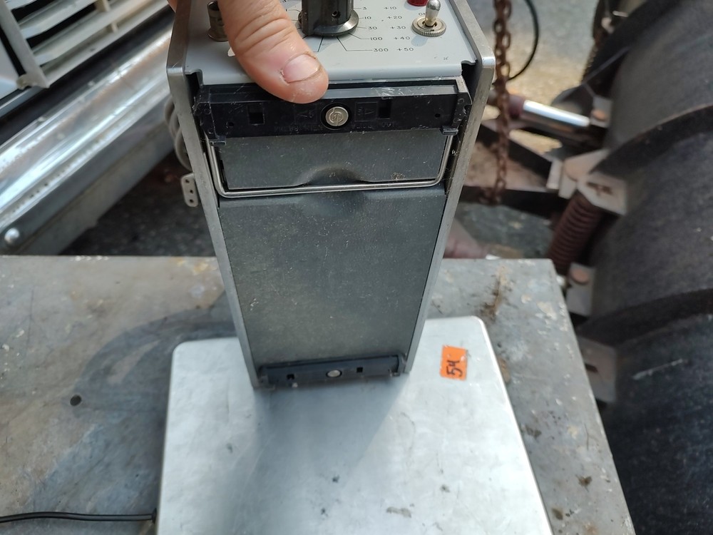 HP Model 400 El AC Voltmeter Nice Unit