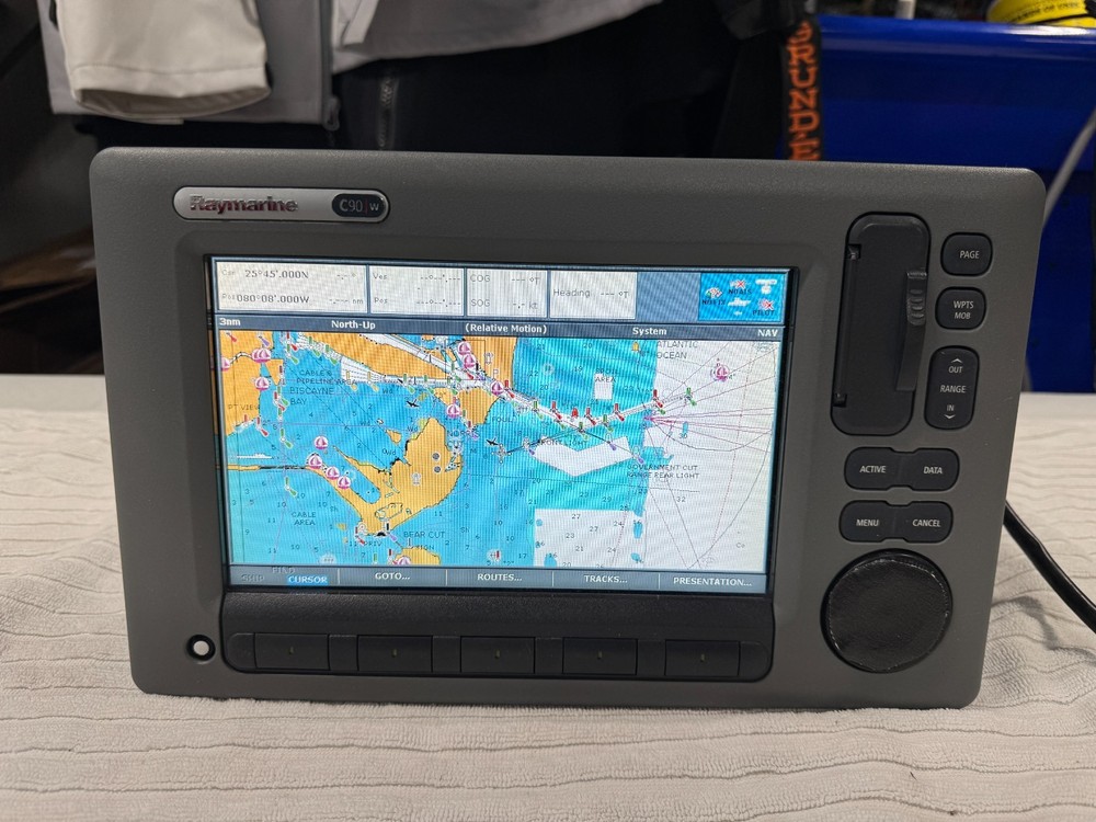 Raymarine C90w Widescreen GPS Chartplotter Multifunction Display NEEDS KNOB