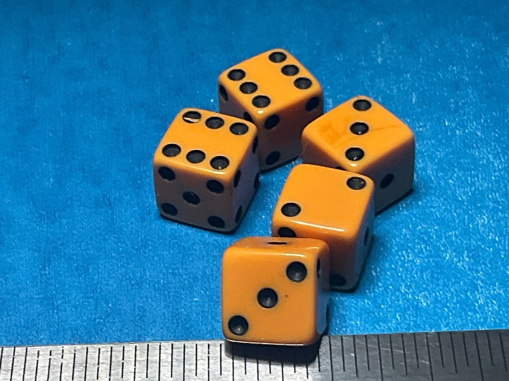 6——-SMALLER BAKELITE DICE WITH MISMATCHED PIPS ———--D-1
